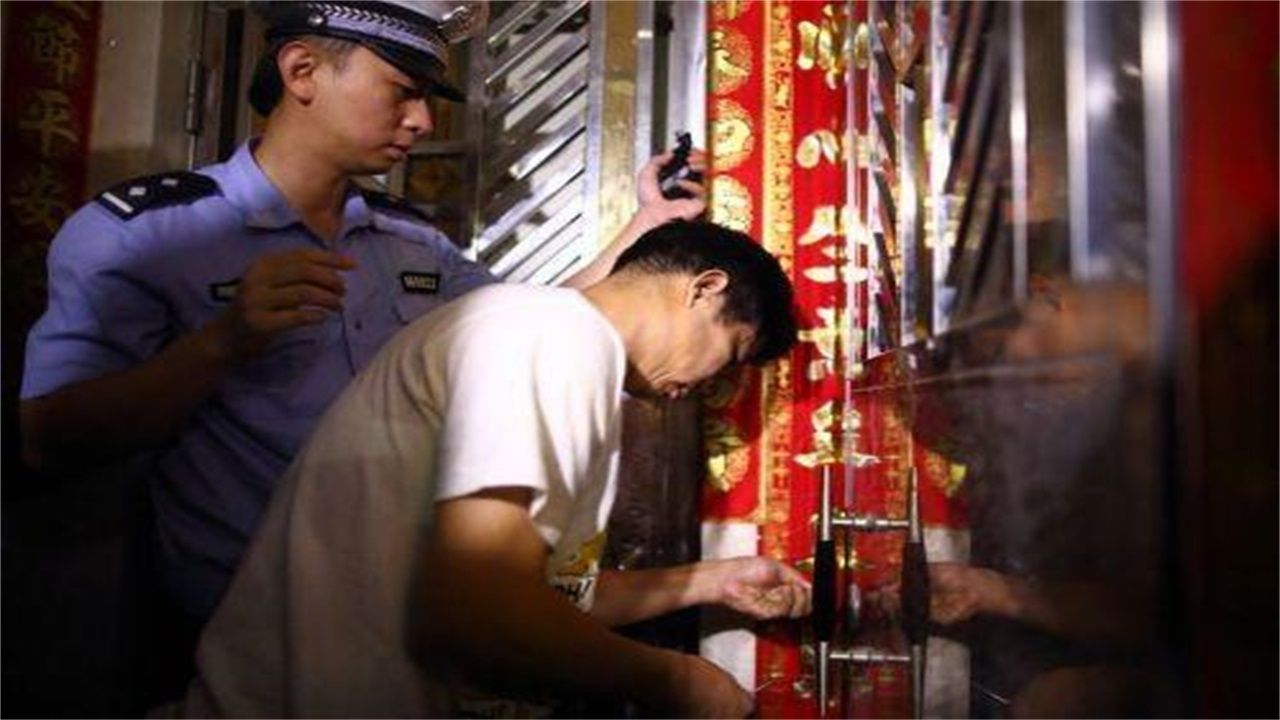 蚌埠请开锁师傅开了锁后，师傅